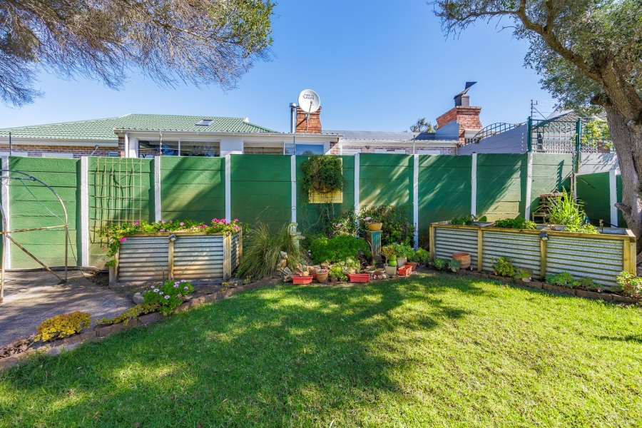 4 Bedroom Property for Sale in Bergsig Western Cape